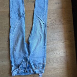 Levi’s straight leg size 23
